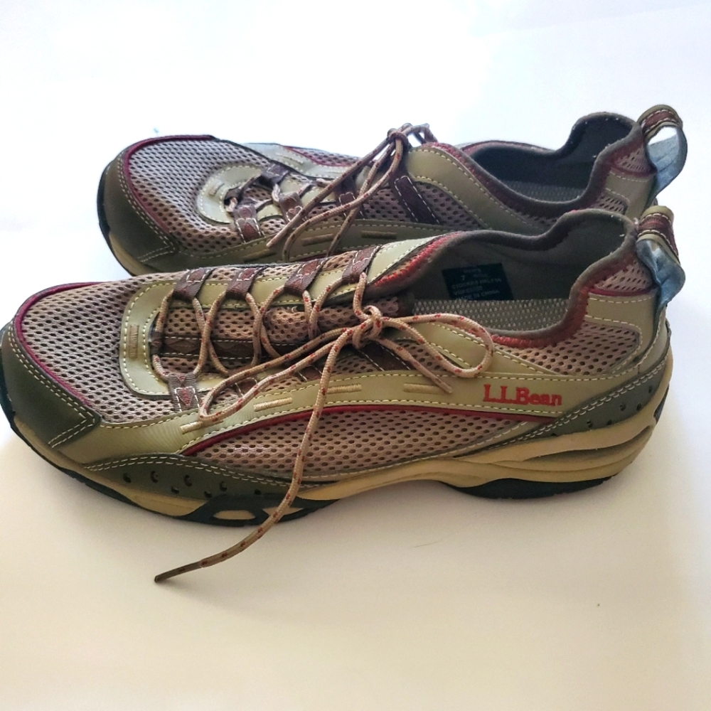 L.L.Bean Men's Hiking Shoes Size 7 Wide. EUC. Green, brown, red